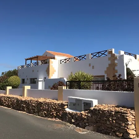 Casa Del Medio Antigua