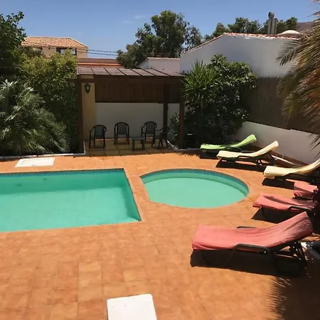 Casa Del Medio Antigua